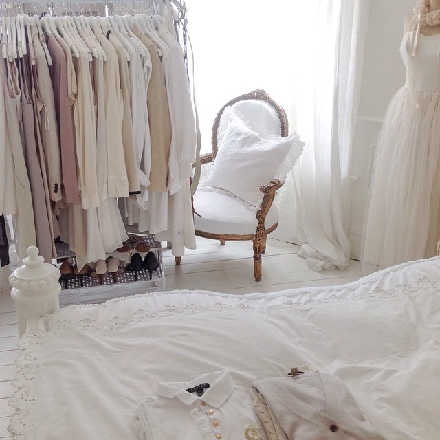 14--@white_and_faded12--30 Images 25.06.15