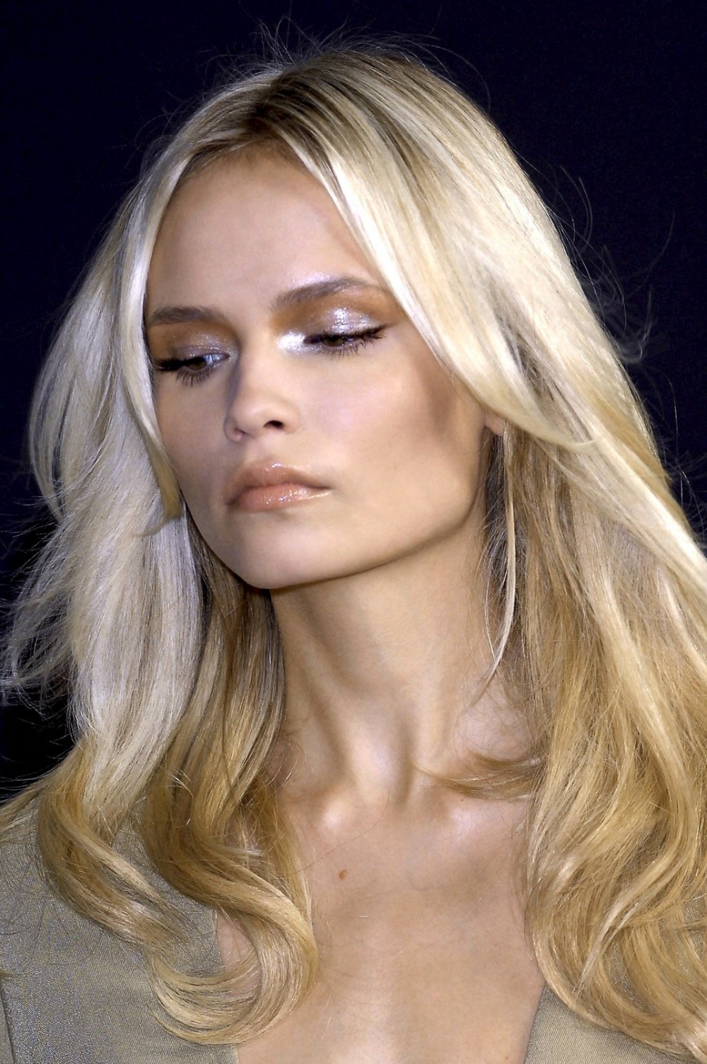 03This Is Glamorous | Makeup - Glittery Eyes