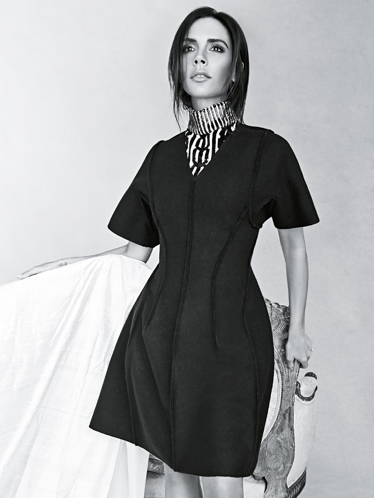 04-VICTORIA BECKHAM IN VOGUE AUSTRALIA AUGUST 2015 BY PATRICK DEMARCHELIER