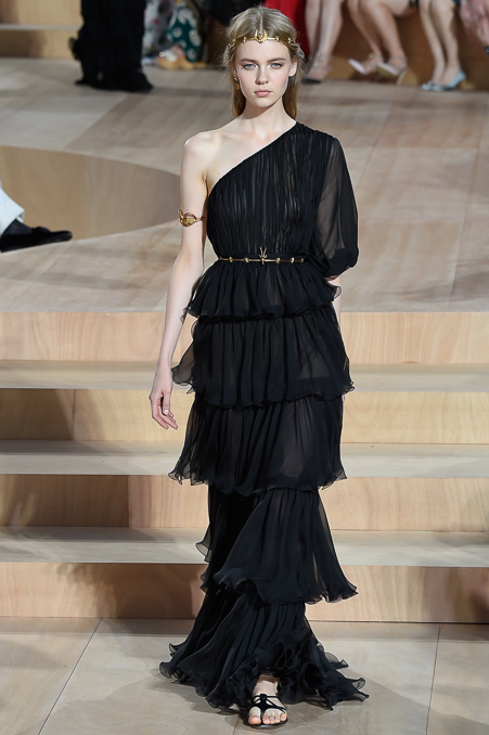 17-Valentino Haute Couture Fall 2015