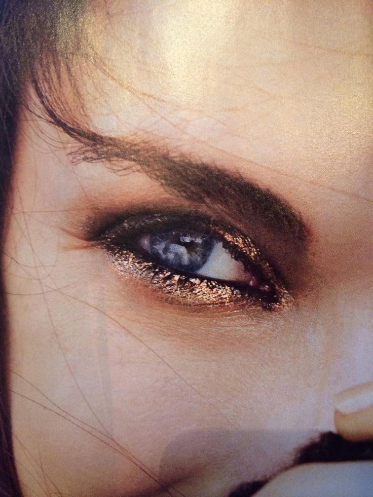 This Is Glamorous | Makeup - Glittery Eyes (1)