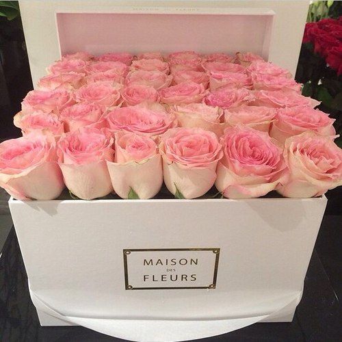 11-Trend | Flowers in Hatboxes-This Is Glamorous
