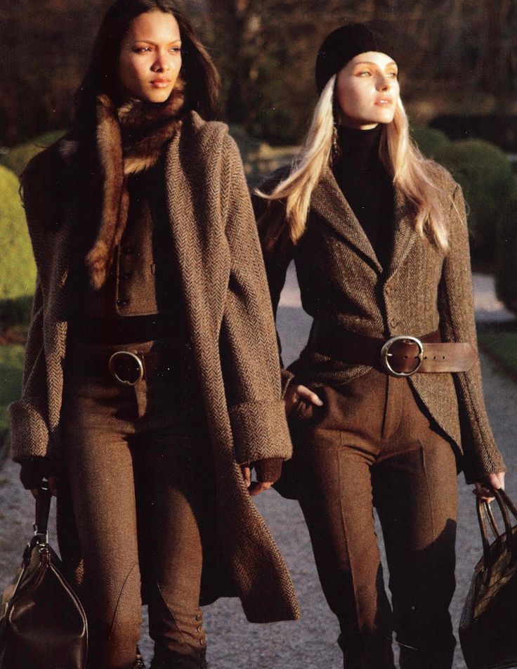 Autumn Style Inspiration: Sweatshirts with Sequins & Deep Blue Coats