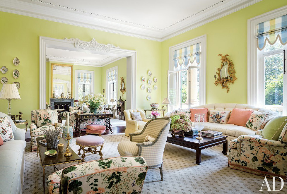 Stately and historic: a mansion decorate by Mario Buatta, South Carolina