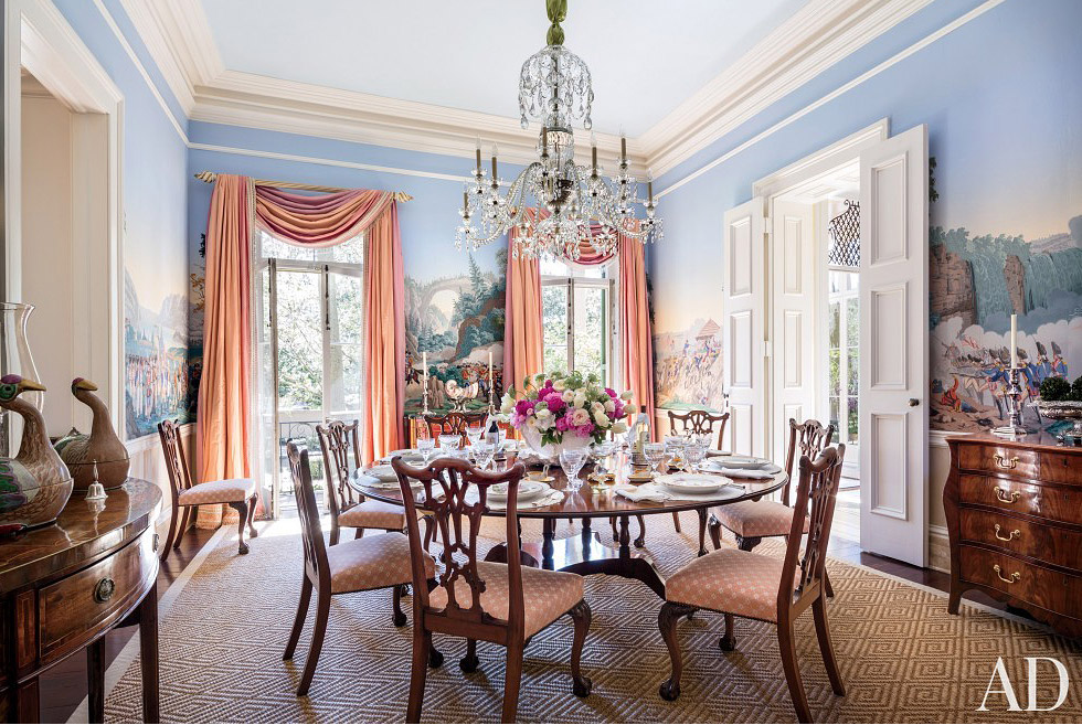Stately and historic: a mansion decorate by Mario Buatta, South Carolina