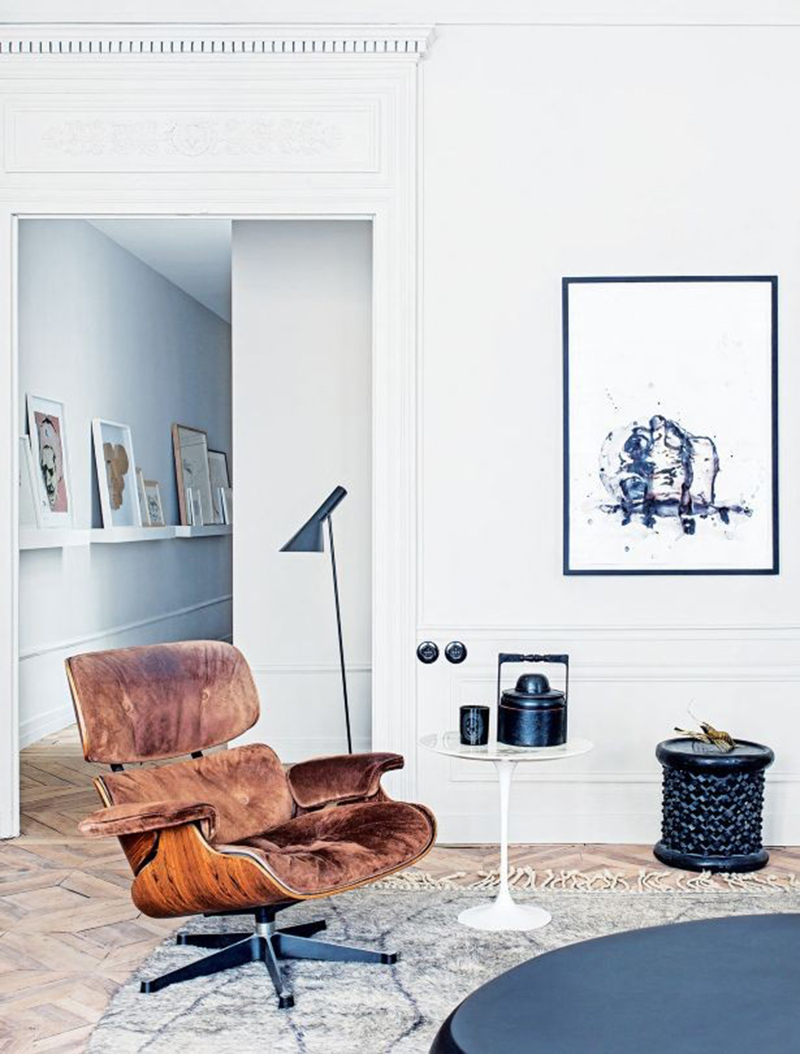 Décor: An elegant 19th Century apartment in Lyons