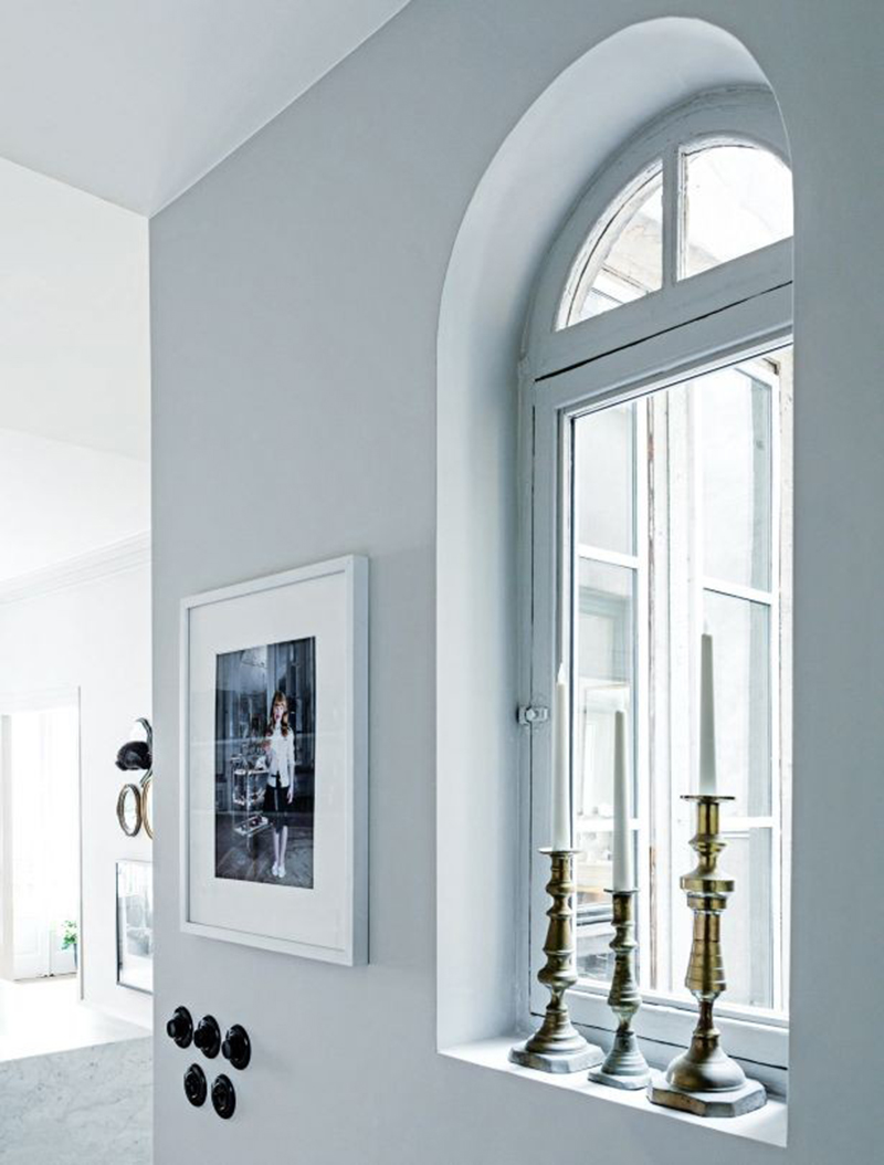 Décor: An elegant 19th Century apartment in Lyons