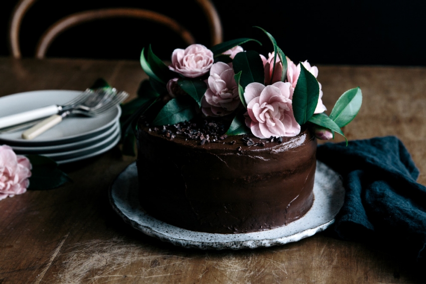 In the Kitchen | Recipe: Banana & Maple Layer Cake with Avocado Chocolate Frosting