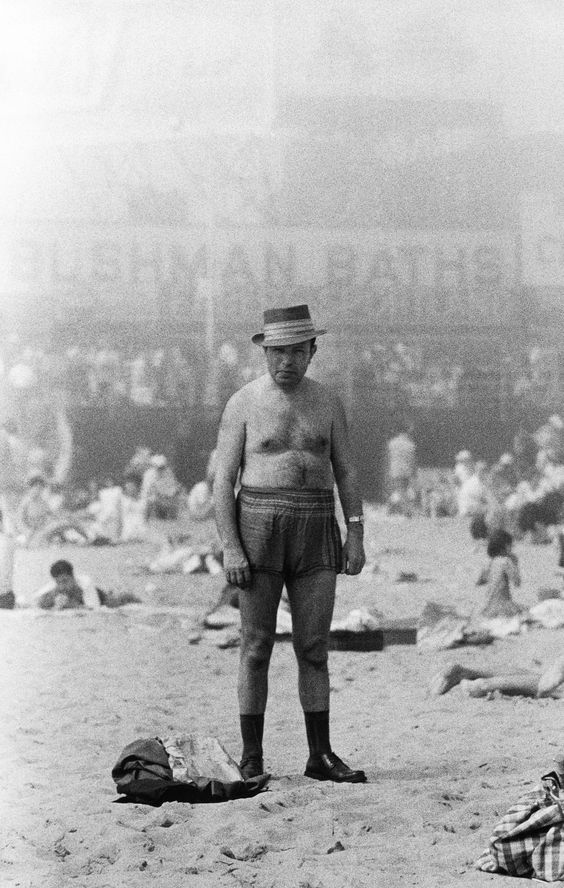 Art Exhibition | diane arbus: in the beginning at The Metropolitan Museum of Art