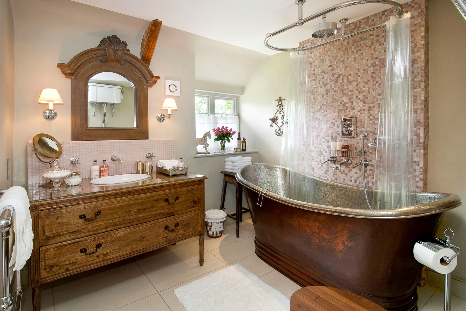 Décor Inspiration | The Quintessential English Cottage