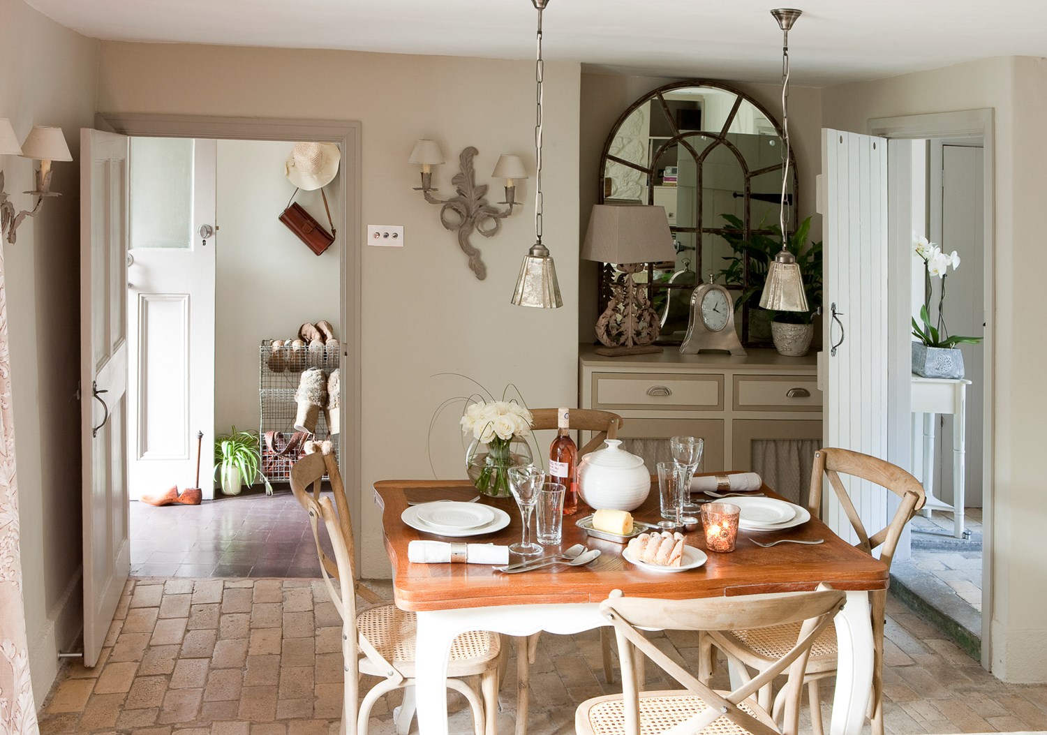 Décor Inspiration | The Quintessential English Cottage