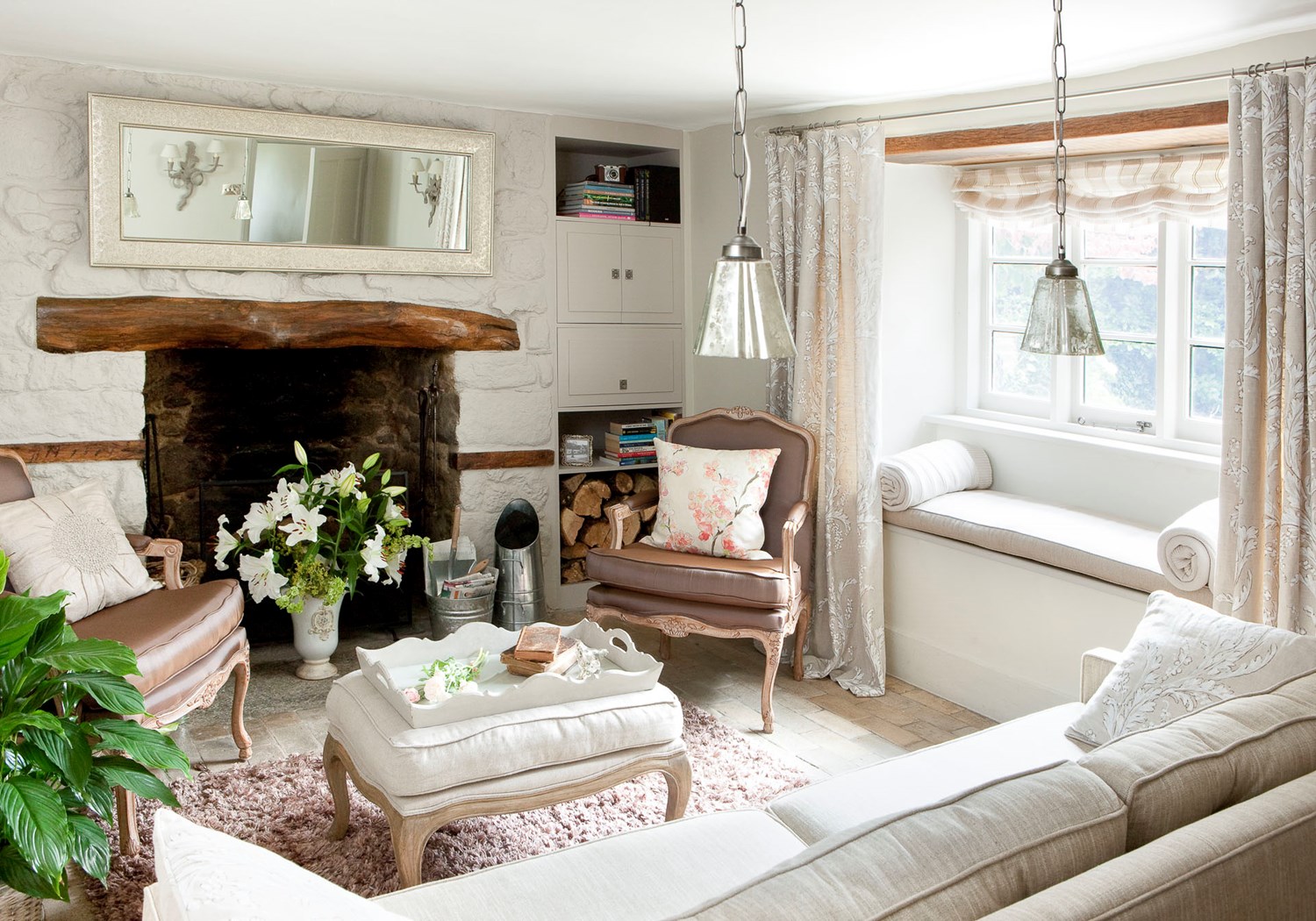 Décor Inspiration | The Quintessential English Cottage