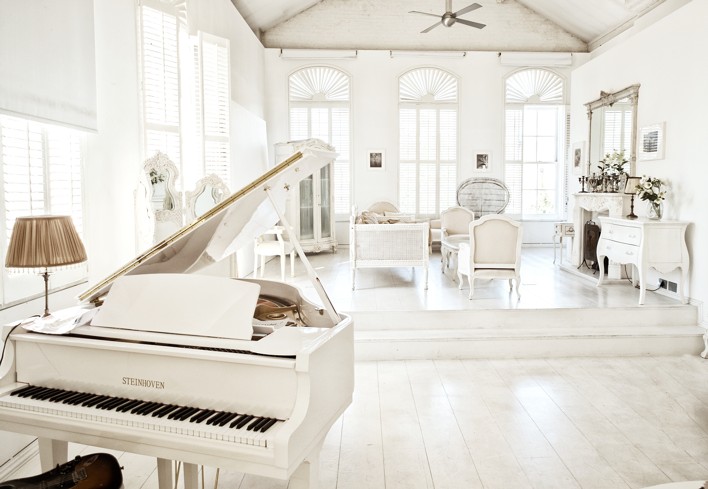 Holiday Inspiration | Decorating with winter whites