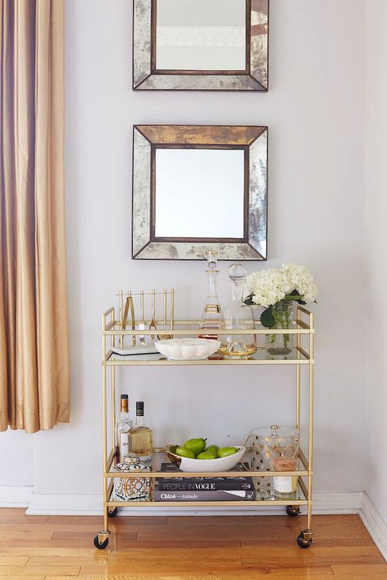 Holiday Inspiration | Christmas Cocktails & Glamorous Bar Carts