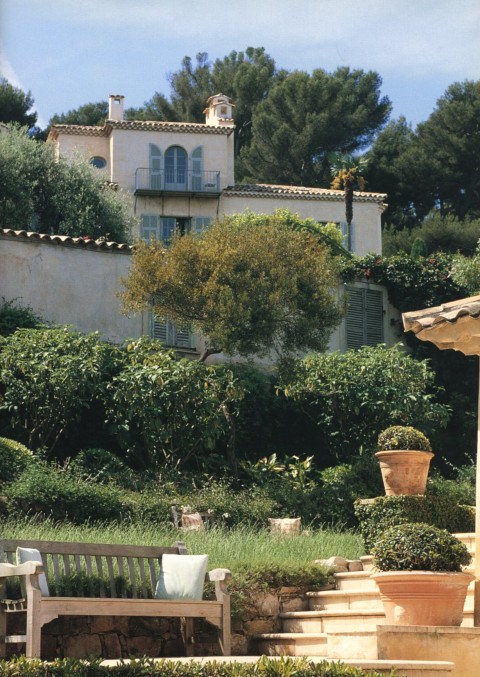 Interiors Redux | The Homes of Hubert de Givenchy in Paris & the South of France