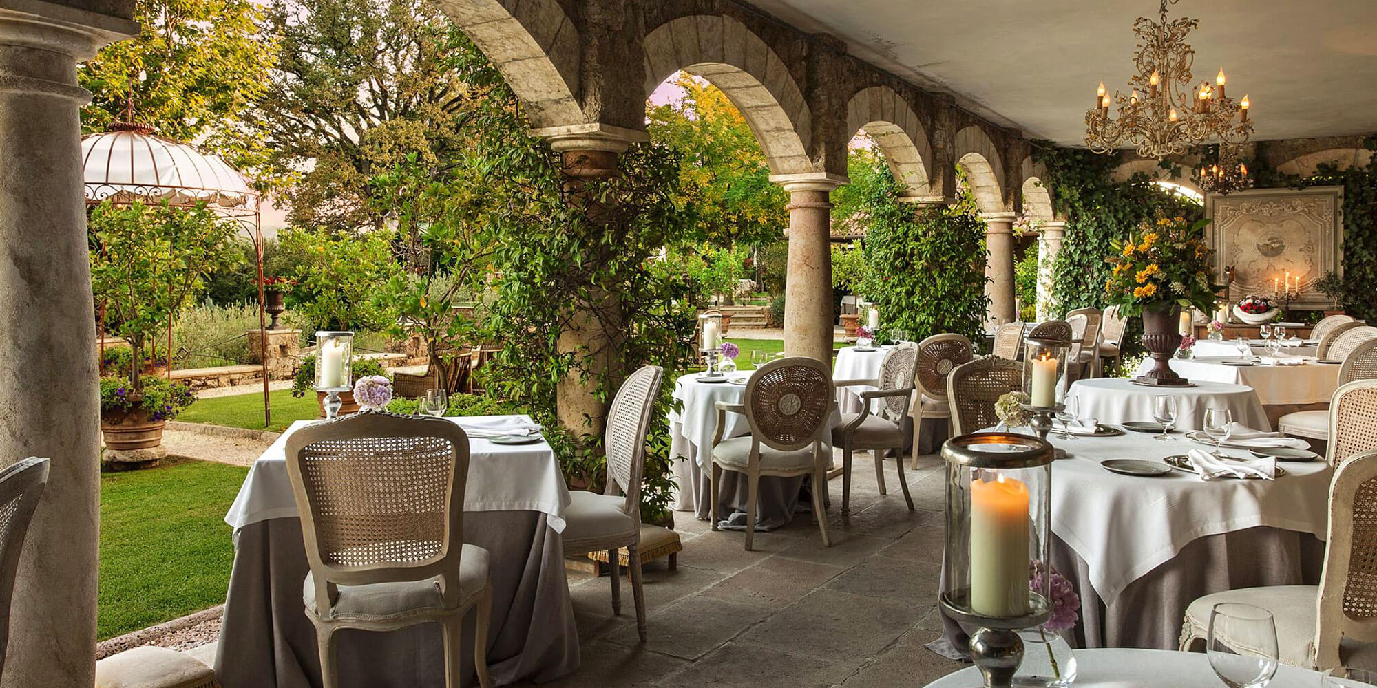 Décor Inspiration | A Beautifully Restored 13th CeDécor Inspiration | A Beautifully Restored 13th Century Tuscan Villantury Tuscan Villa