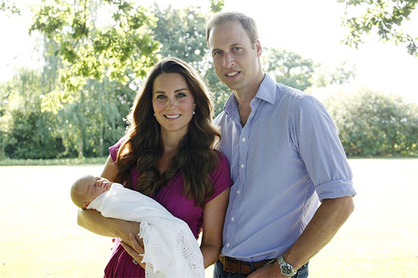 {current events | official family portrait : will & kate and prince george}