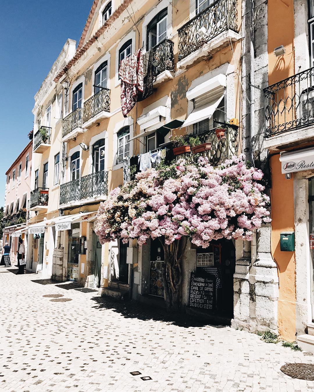 Weekday Wanderlust | Places: Lisbon, Portugal with @andreannu