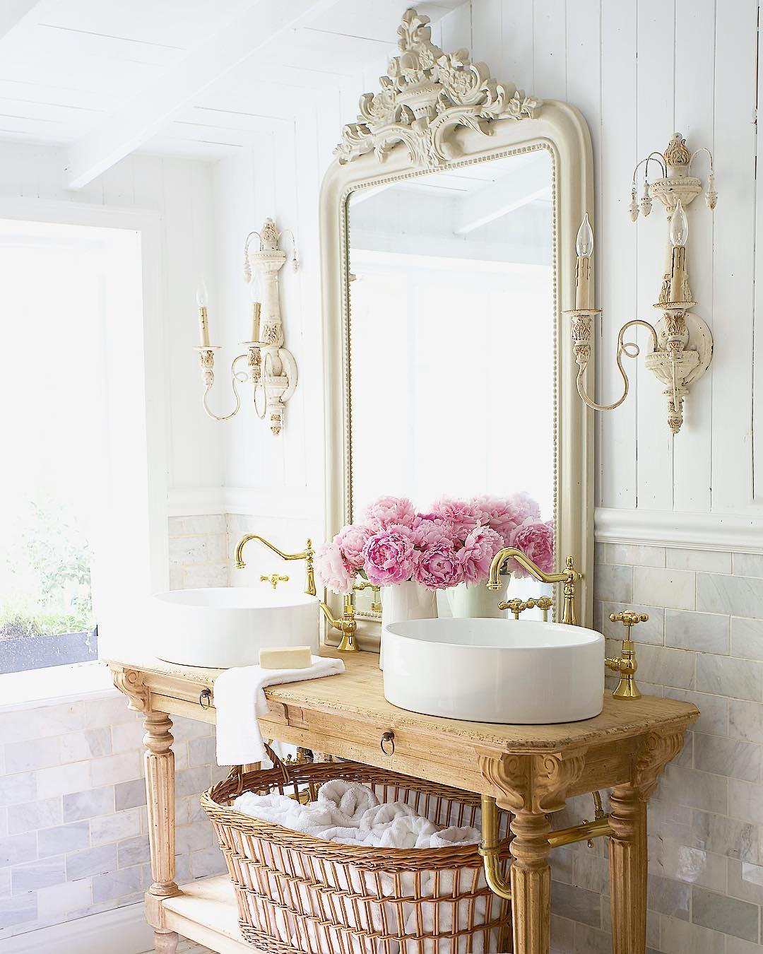 At Home | Décor Inspiration: Perfectly Pretty Powder Rooms