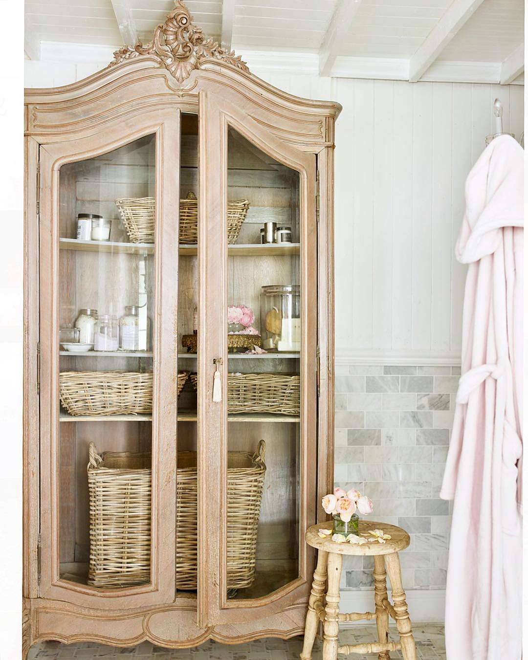 At Home | Décor Inspiration: Perfectly Pretty Powder Rooms